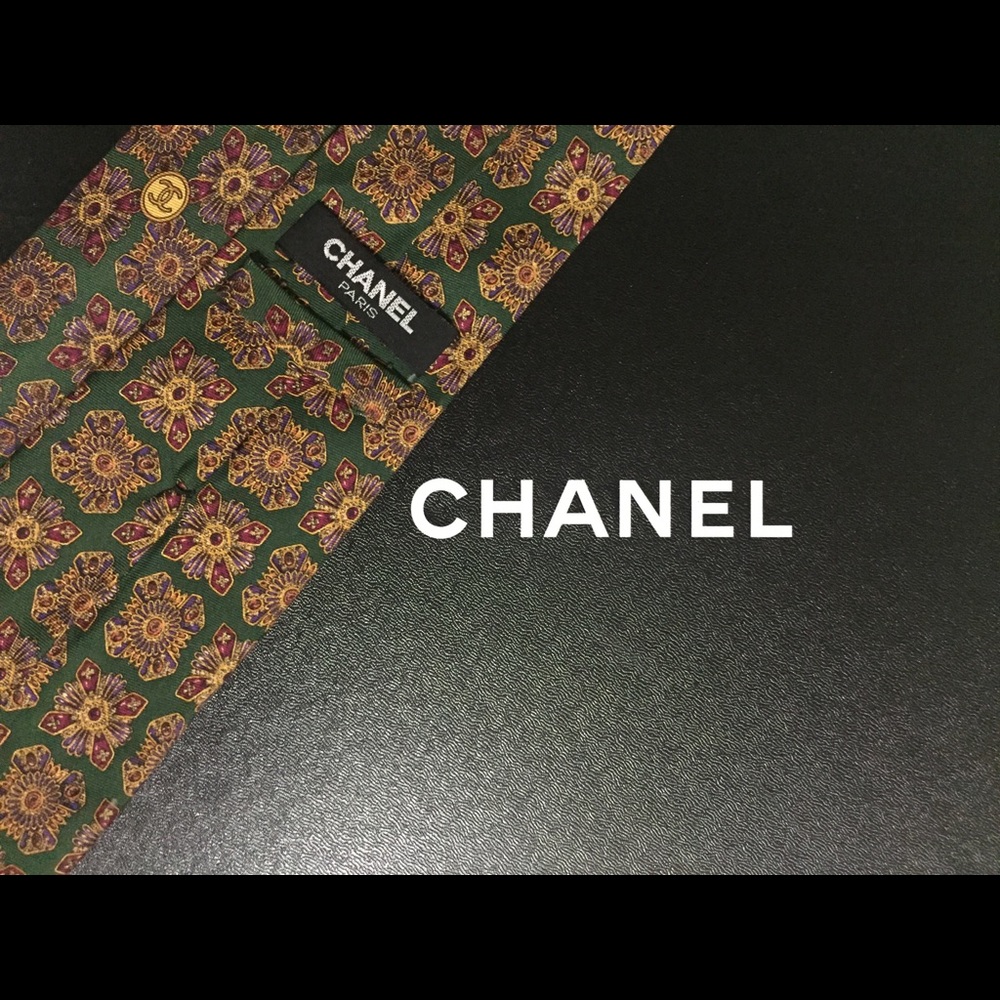 Chanel tie - Picture 3 of 3